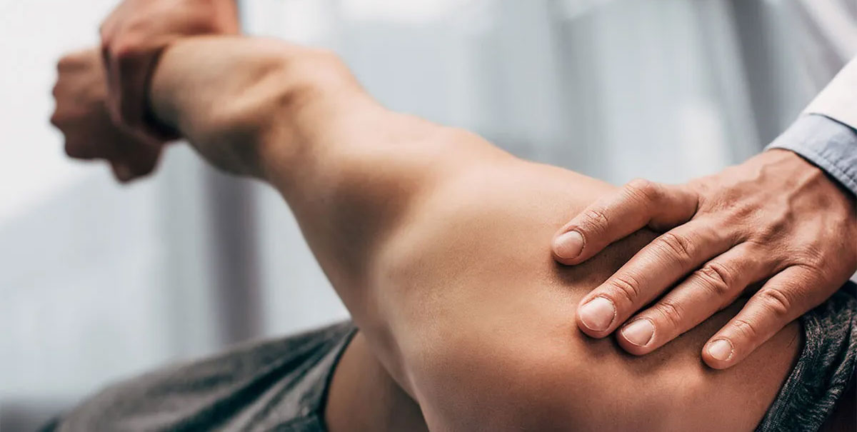 برای گرفتگی عضلات به چه دکتری مراجعه کنیم؟