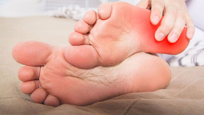 تشخیص دلیل بی حسی پاشنه پا توسط پزشک